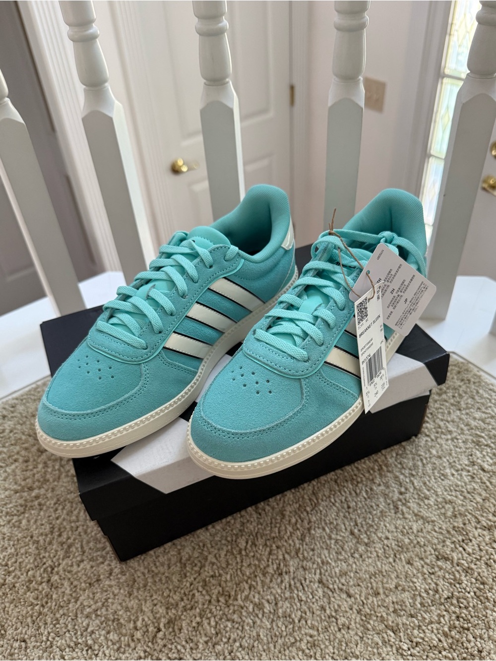 NWT Adidas Breaknet Sleek Sneaker Size 7
Blue/White